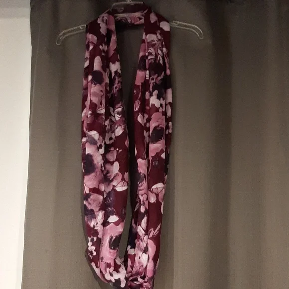 Lightweight Purple & Burgundy floral scarf - Picture 2 of 8
